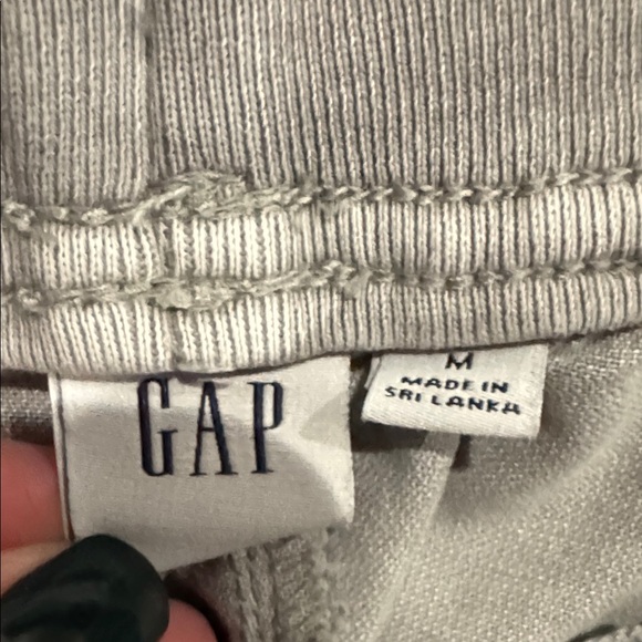 GAP Light Gray Women’s Joggers - Picture 2 of 4